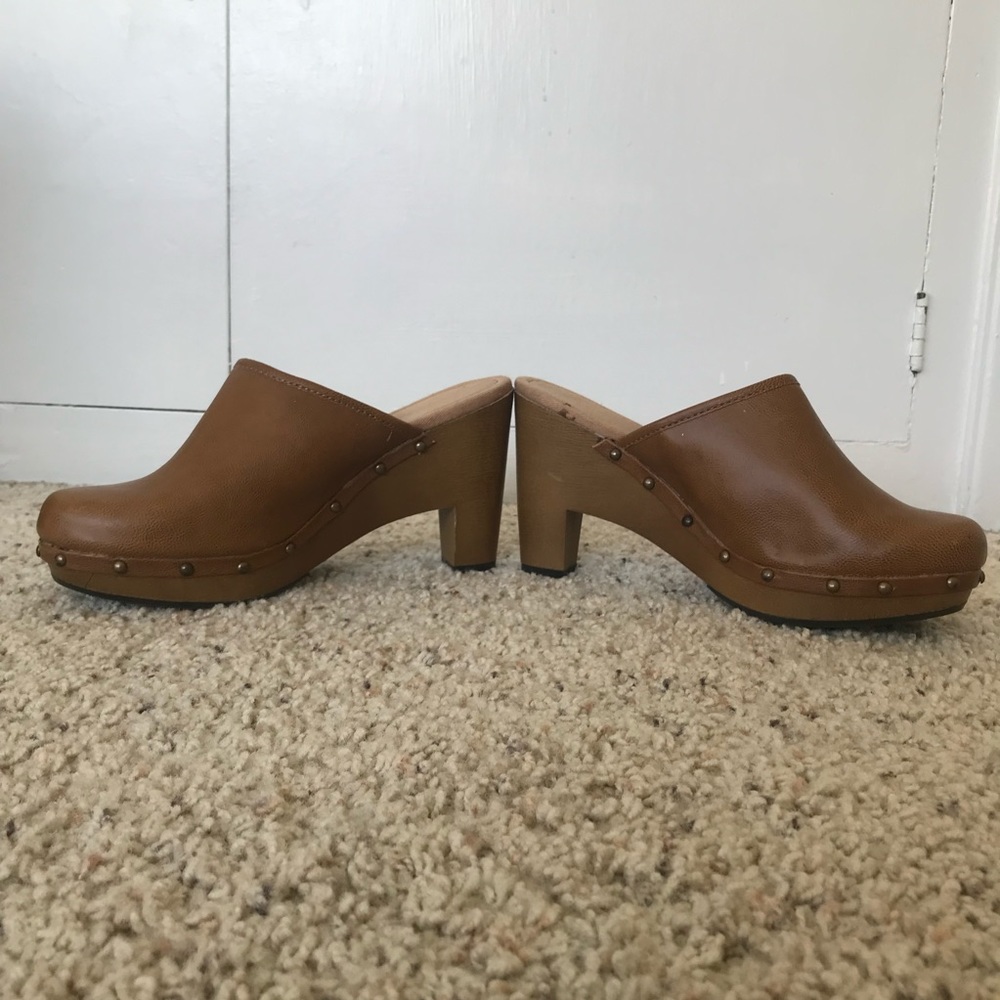 Old Navy Clogs - Picture 3 of 8